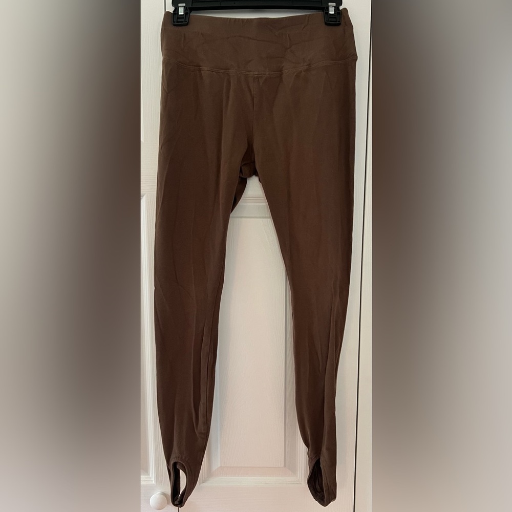 Pact Organic Brown Leggings with Stirrups M